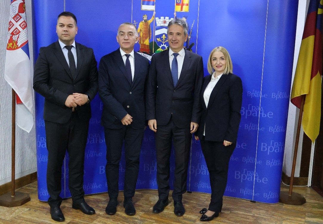 Gradonačelnik Vranja i njegovi saradnici sastali se sa ministrom pravde Nenadom Vujićem