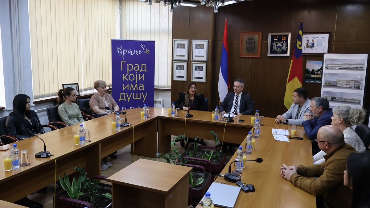 Rokovodstvo grada Vranja priredilo prijem za predstavnike romske nacionalne manjine