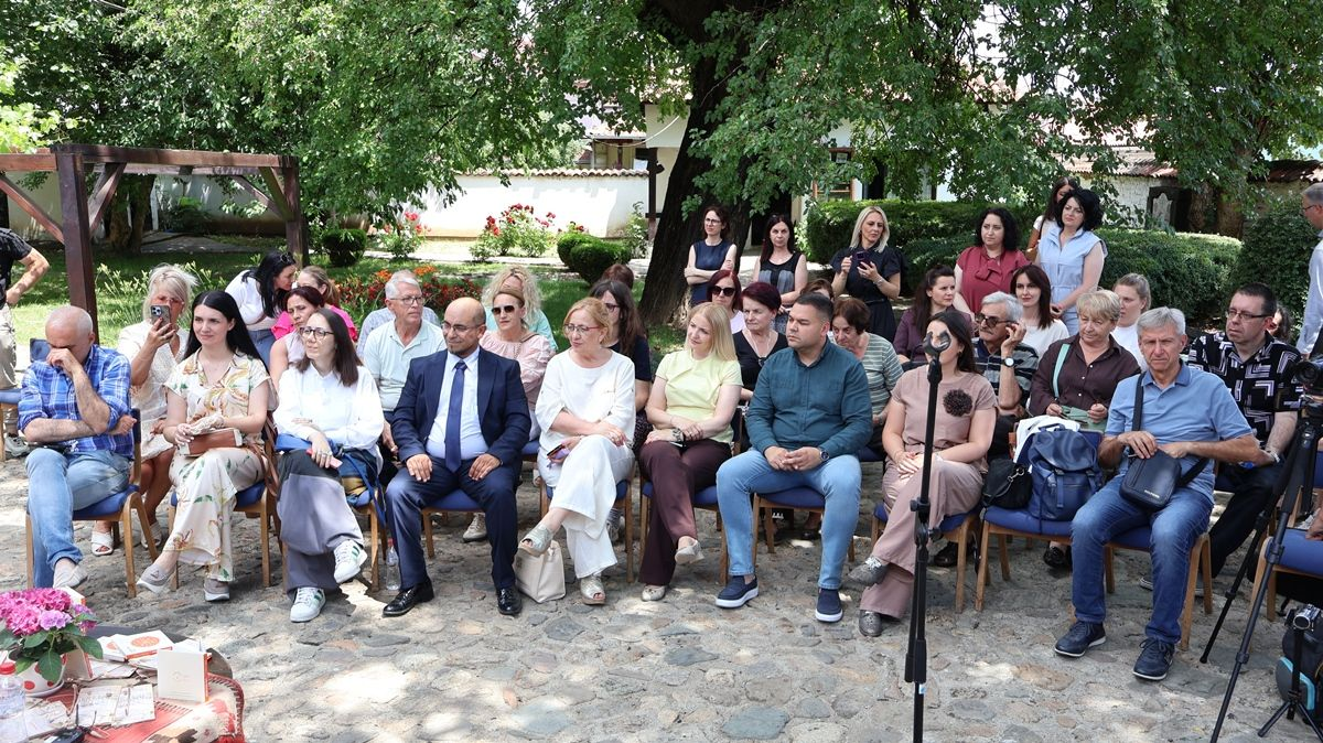 U dvorištu Muzejske kuće „Bora Stanković“ promovisana monografija „Narodna muzika Vranja“
