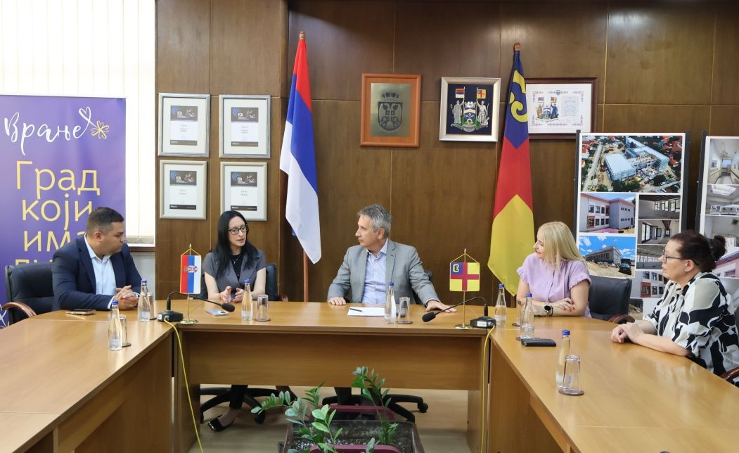 Podrška porodicama u Vranju: Od rančeva za prvake do subvencija za stanove