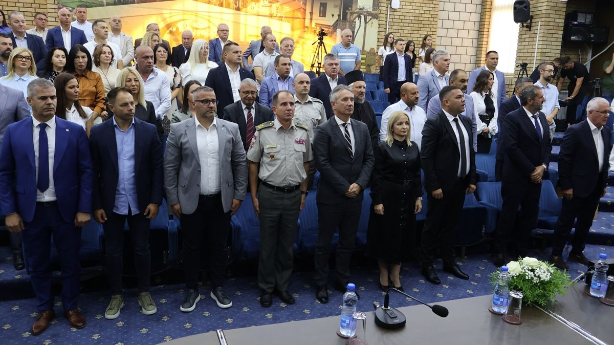 Svečana sednica Skupštine grada: Sloboda i mir nemaju cenu