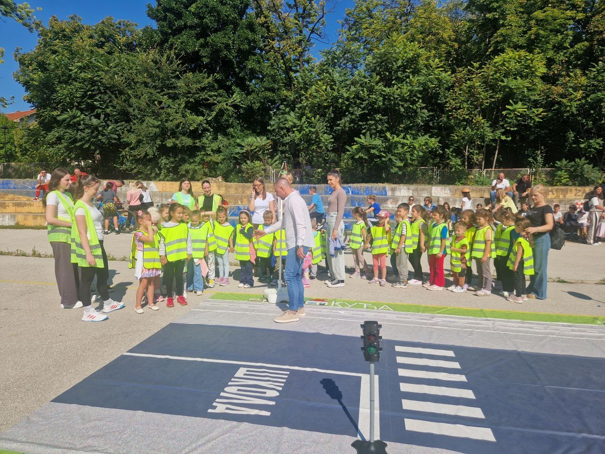 Kroz igru do bezbednosti: Znanje i zabava na točkovima za vranjske mališane